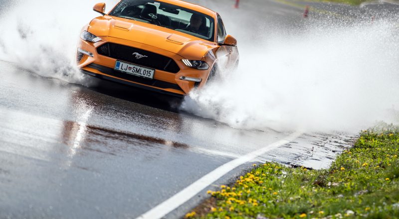 6. Fordova akademija varne dinamične vožnje &#8211; za lastnike Mustangov, Focus RSov, Fiest ST