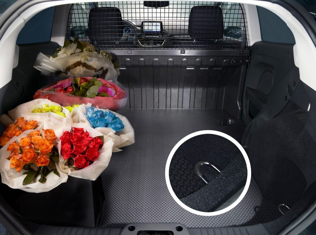 Ford uvaja blago hibridno tehnologijo na Fiesti Van