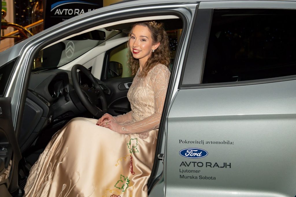 Vinska kraljica Slovenije 2023 v novem Fordu Ecosportu Active