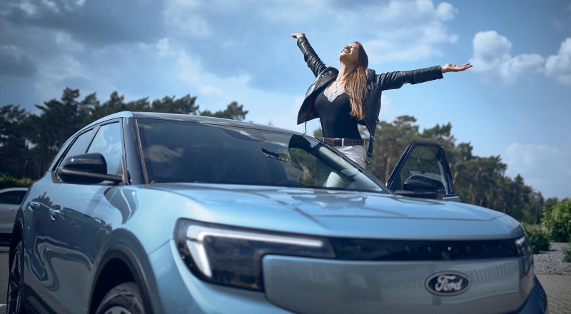 Novi električni Ford Explorer je pripravljen, da z Lexie Alford obkroži svet