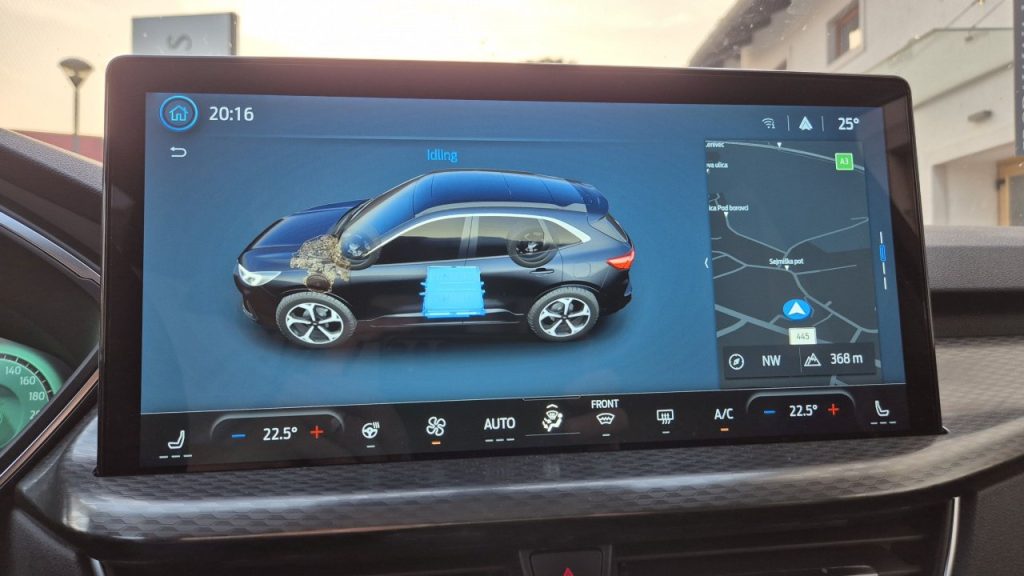 Mesec dni s Ford Kugo priključni hibrid