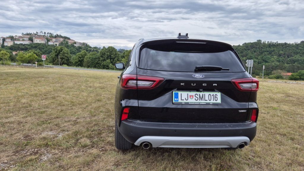 Mesec dni s Ford Kugo priključni hibrid
