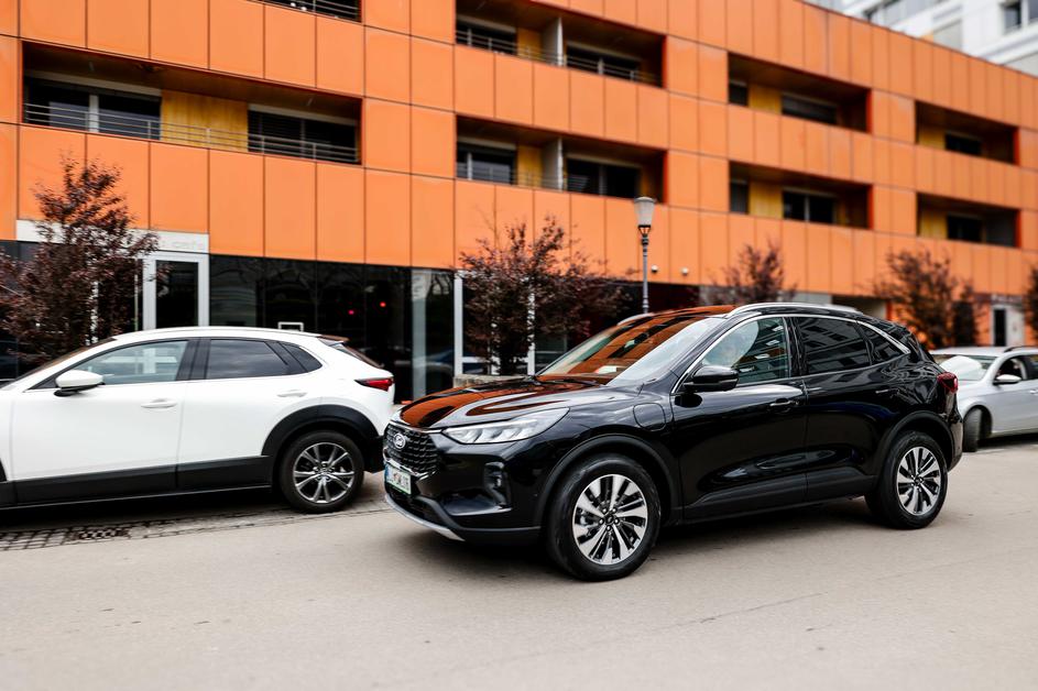 Ford Kuga PHEV: Do 70 € mesečno manj za gorivo – ste pripravljeni na preklop?