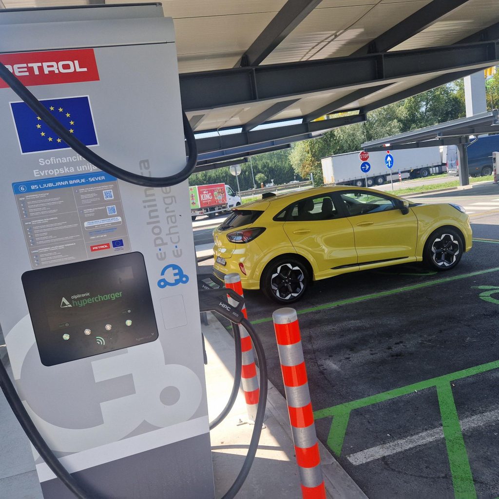 Z električnim avtomobilom ne zapravljam svojega dragocenega časa