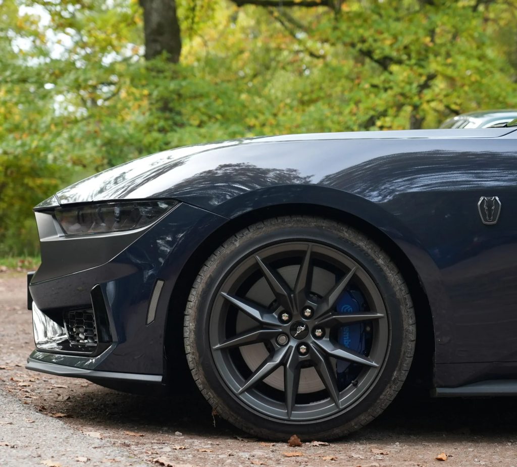 “Svet raje gledam skozi Mustangovo okno” – Richard Hammond