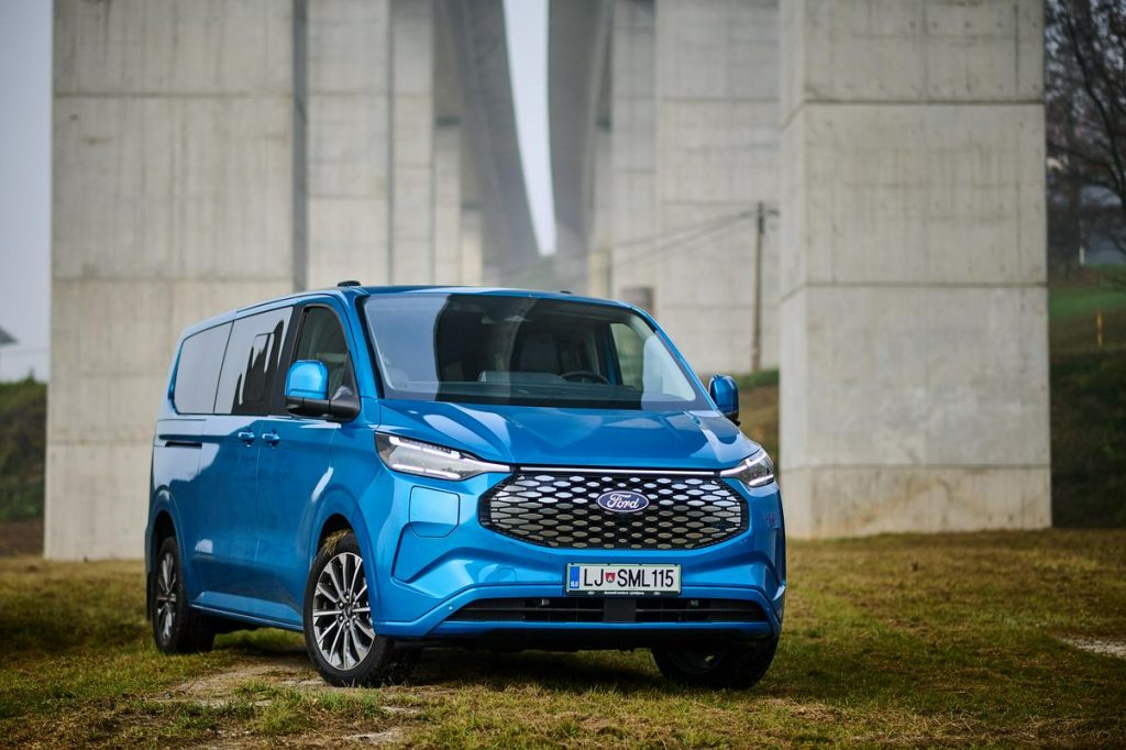 Pamet na cesti: kako dobro Fordov dostavnik razume promet?