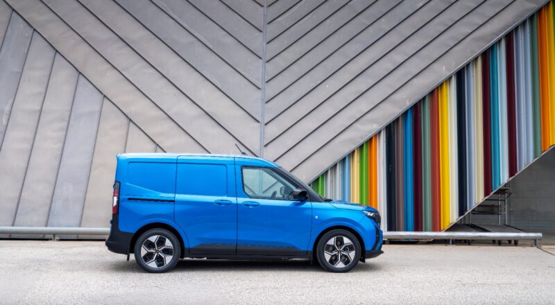 Ford E-Transit Courier za &scaron;e večjo produktivnost