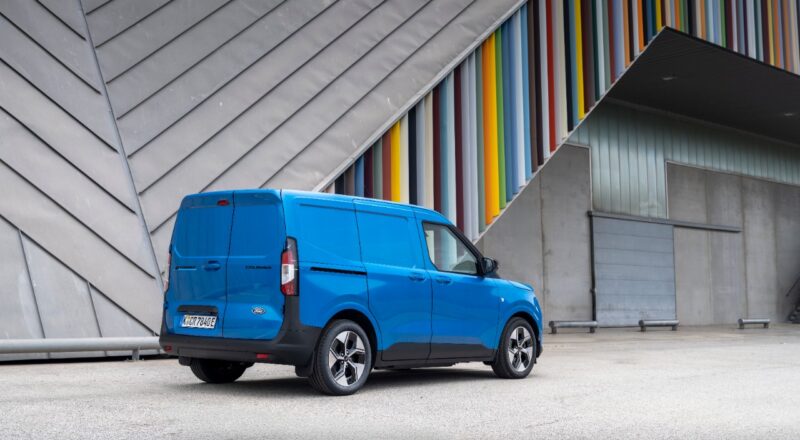 Ford E-Transit Courier za &scaron;e večjo produktivnost