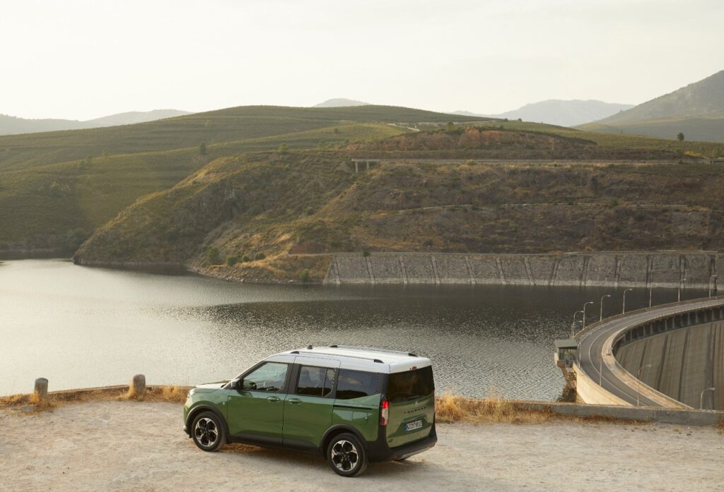 Vse kar morate vedeti o posodobljenem modelu Ford E-Tourneo Courier