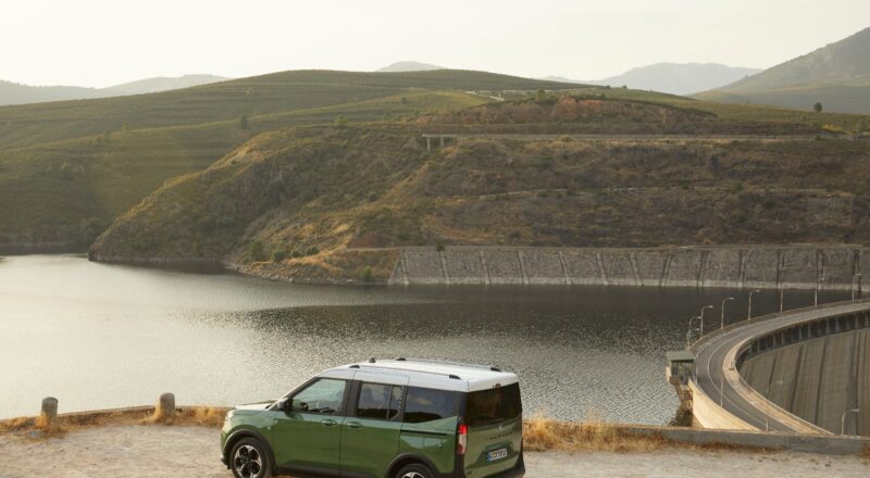 Vse kar morate vedeti o posodobljenem modelu Ford E-Tourneo Courier