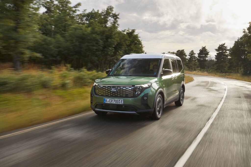 Vse kar morate vedeti o posodobljenem modelu Ford E-Tourneo Courier