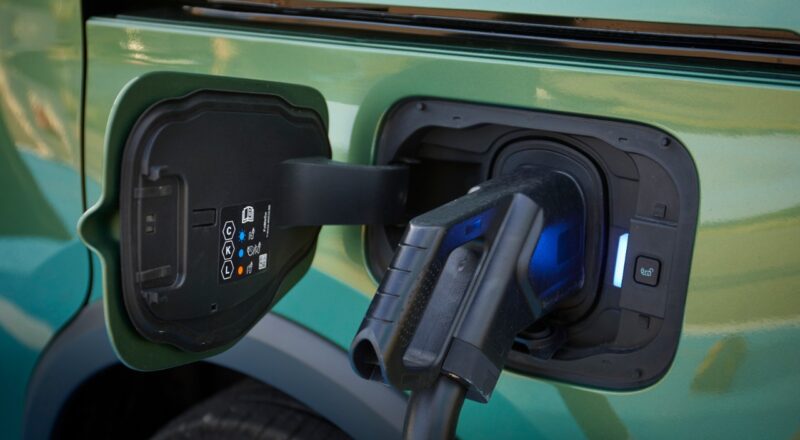 Vse kar morate vedeti o posodobljenem modelu Ford E-Tourneo Courier