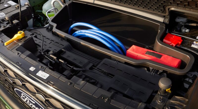 Vse kar morate vedeti o posodobljenem modelu Ford E-Tourneo Courier