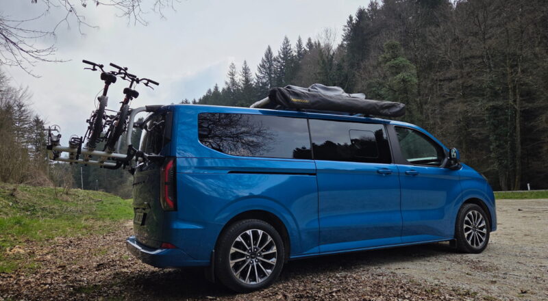 Ford E-Tourneo Custom: Vrhunska izku&scaron;nja vožnje s 100% električno cestno &raquo;vesoljsko ladjo&laquo; na vikend pobegu