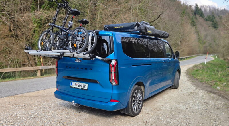 Ford E-Tourneo Custom: Vrhunska izku&scaron;nja vožnje s 100% električno cestno &raquo;vesoljsko ladjo&laquo; na vikend pobegu