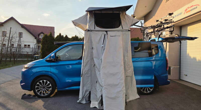 Ford E-Tourneo Custom: Vrhunska izku&scaron;nja vožnje s 100% električno cestno &raquo;vesoljsko ladjo&laquo; na vikend pobegu