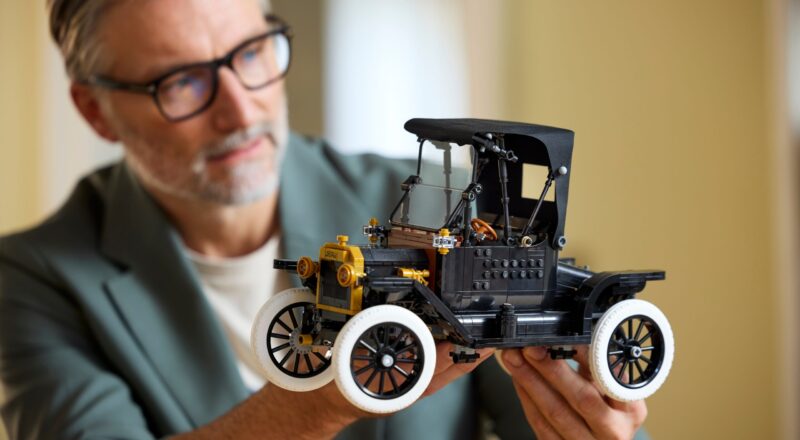 LEGO Icons nastajajo s pomočjo Fordovih arhivov