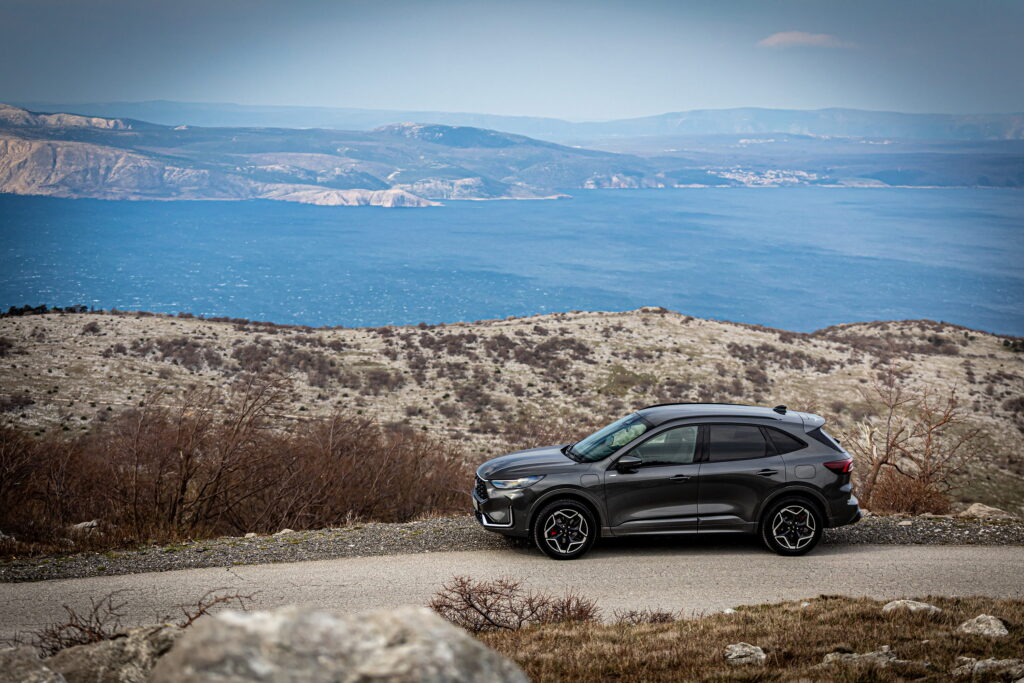Ford Kuga PHEV – Velebit v najtišji prestavi
